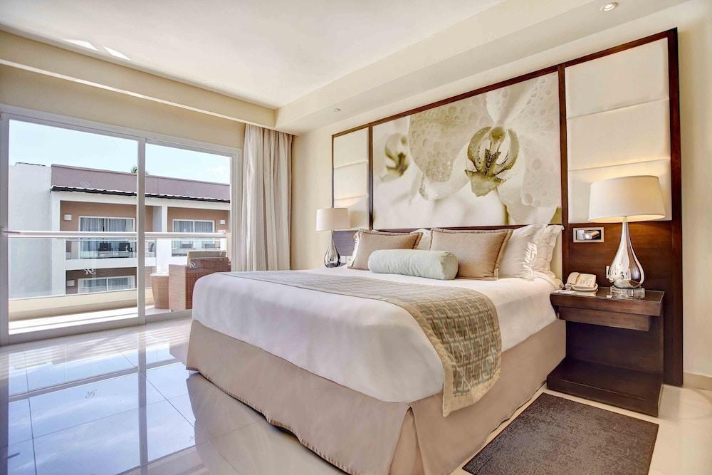 Royalton Punta Cana, An Autograph Collection & Casino Resort 5*